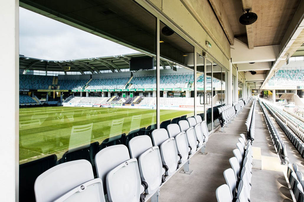 Glaspartier på Gamla Ullevi, producerade av Fasadsystem Stål.